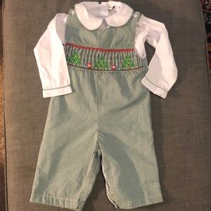 Embroidered smoked Christmas outfit